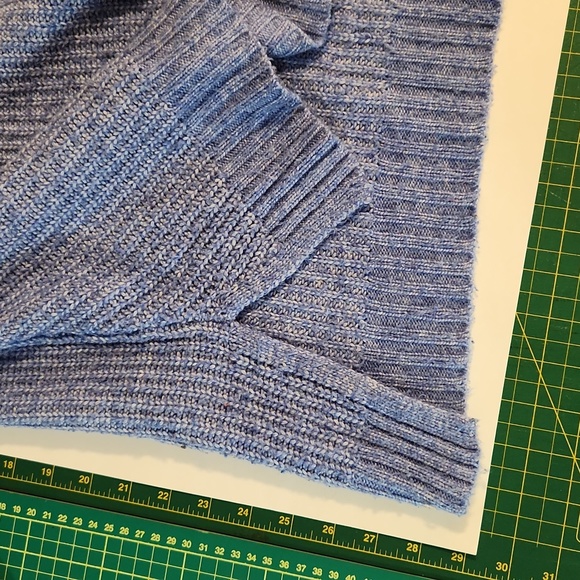 American Eagle Knit Sweater - Picture 4 of 8